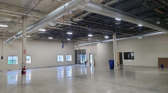 More Photos Of 64 Union Ave, Sudbury Flex For Sale