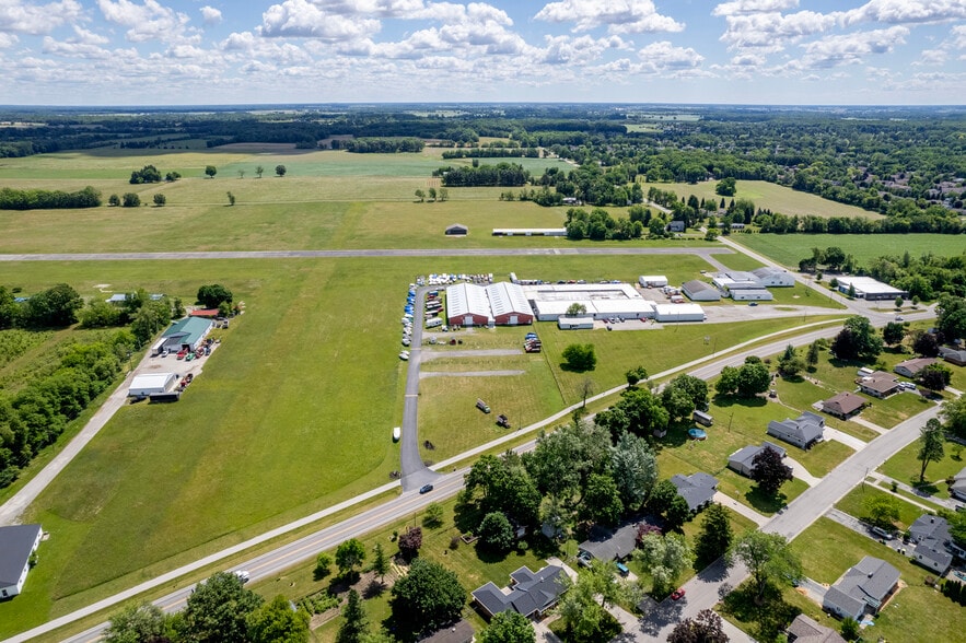 More Photos Of 4330 Macon Hwy, Tecumseh Airport For Sale