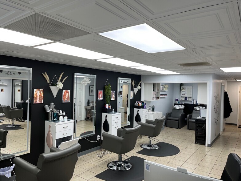 More Photos Of 60 Stirling Rd, Watchung Storefront Retail Office For Lease