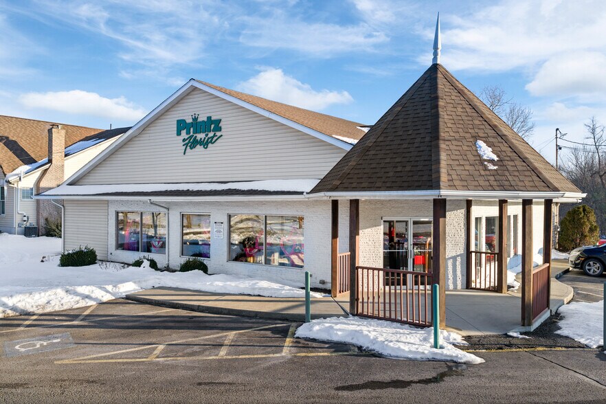 Primary Photo Of 3724 12th St NW, Canton Freestanding For Sale