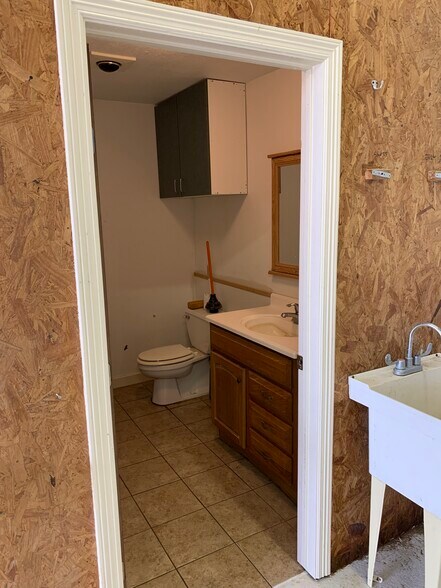 More Photos Of 2227 Golden Rd, Spring Warehouse For Lease