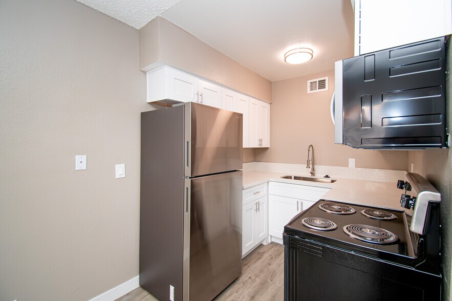 More Photos Of 301 S Orland St, Las Vegas Apartments For Sale