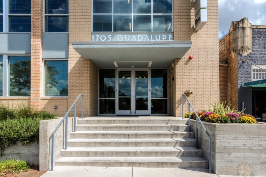 More Photos Of 1705 Guadalupe St, Austin Office For Lease