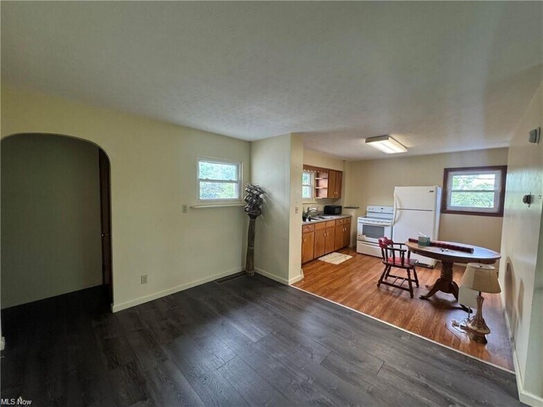 More Photos Of 3043 Niles Rd SE, Warren Multifamily For Sale