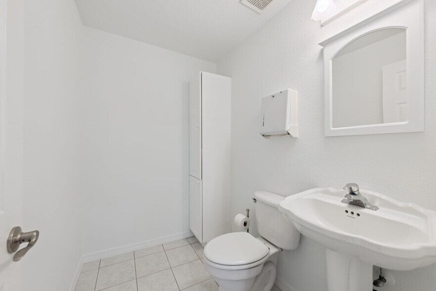 More Photos Of 1106 Brick Rd, Winter Garden Office For Lease