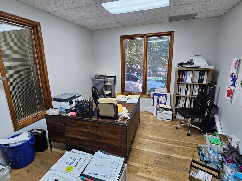 More Photos Of 2732 Capital NE, Tallahassee Medical For Sale