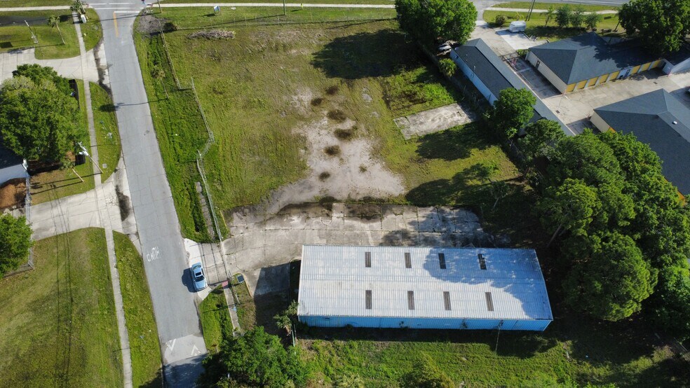 More Photos Of 290 N Lake View Blvd, Cocoa Warehouse For Lease