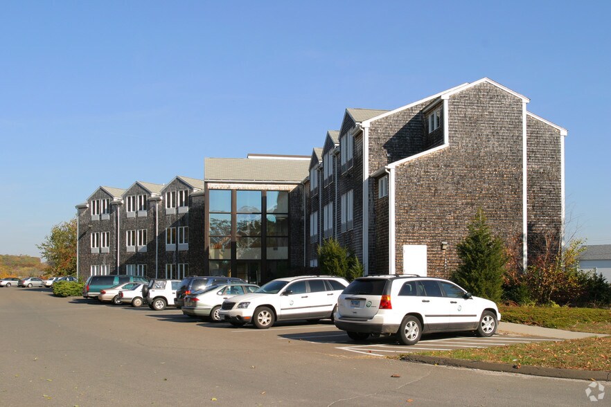 More Photos Of 929 Boston Post Rd, Old Saybrook Office For Lease