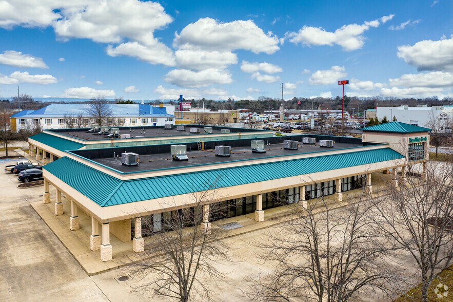 More Photos Of 7625 Hamilton Park Dr, Chattanooga Unknown For Lease