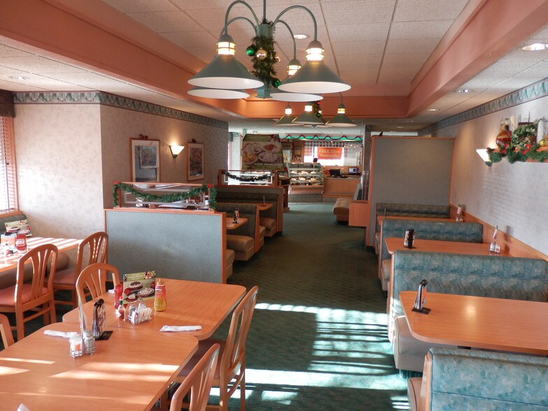 More Photos Of 2414 W Lincolnway, Cheyenne Restaurant For Lease