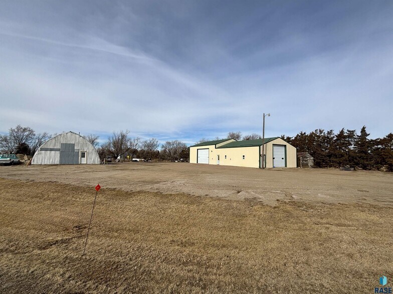 More Photos Of 1603 N Broadway Ave, Miller Industrial For Sale