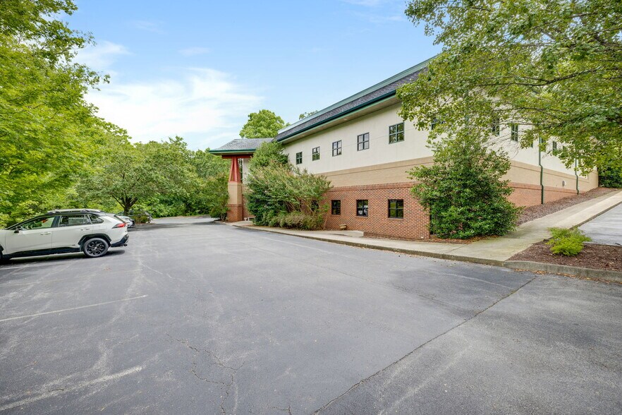 More Photos Of 2025 Meadowview Pky, Kingsport Medical For Lease