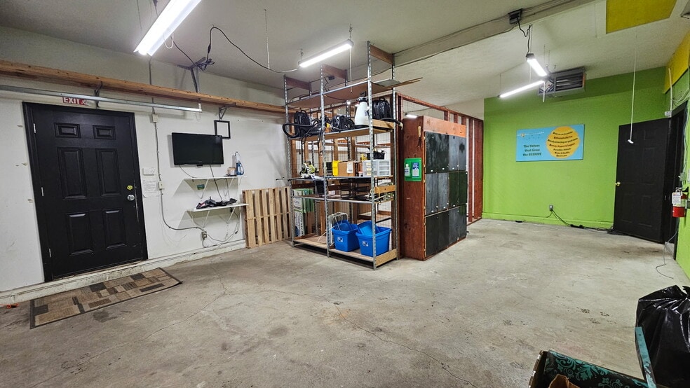 More Photos Of 2055 S Main St, Akron Office For Lease