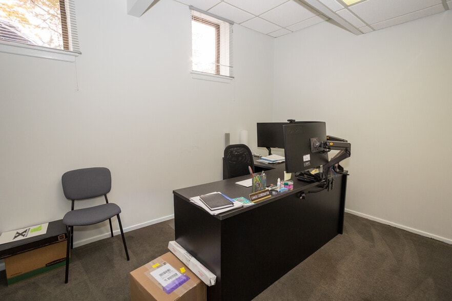 More Photos Of 179 S Maple Ave, Ridgewood Office For Sale