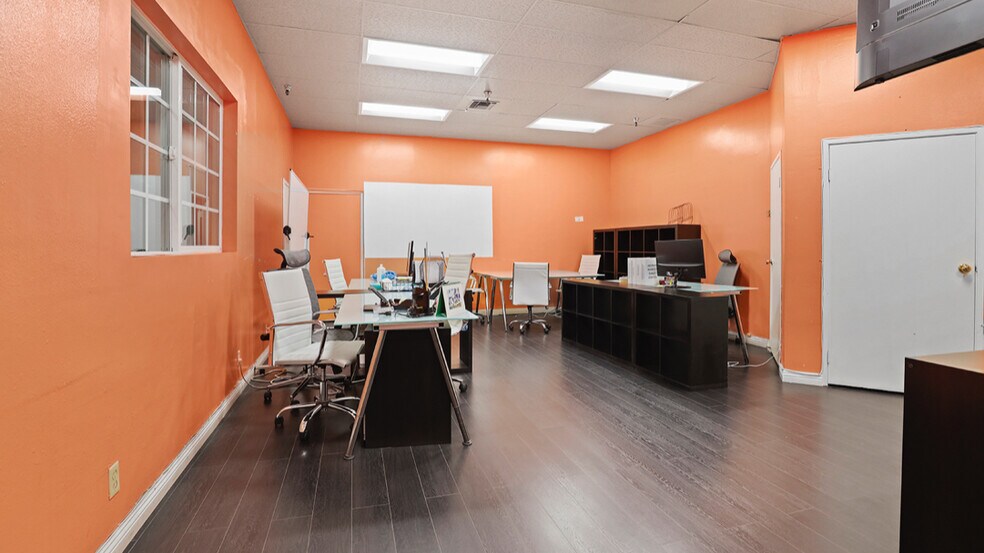 More Photos Of 2250 Maple Ave, Los Angeles Warehouse For Lease