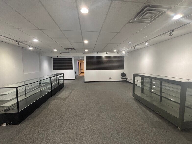 More Photos Of 2262 S Broadway, Denver Storefront For Lease