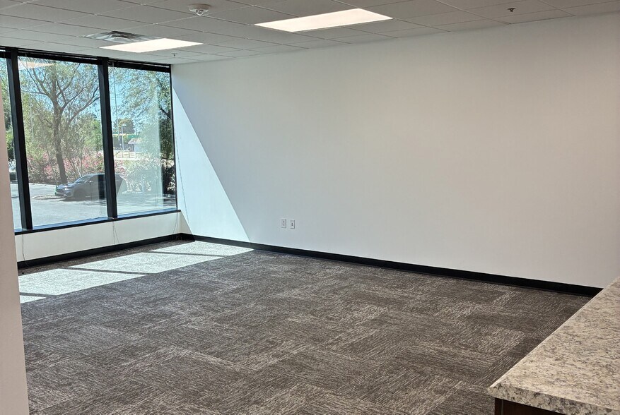 More Photos Of 5050 N 40th St, Phoenix Office For Lease