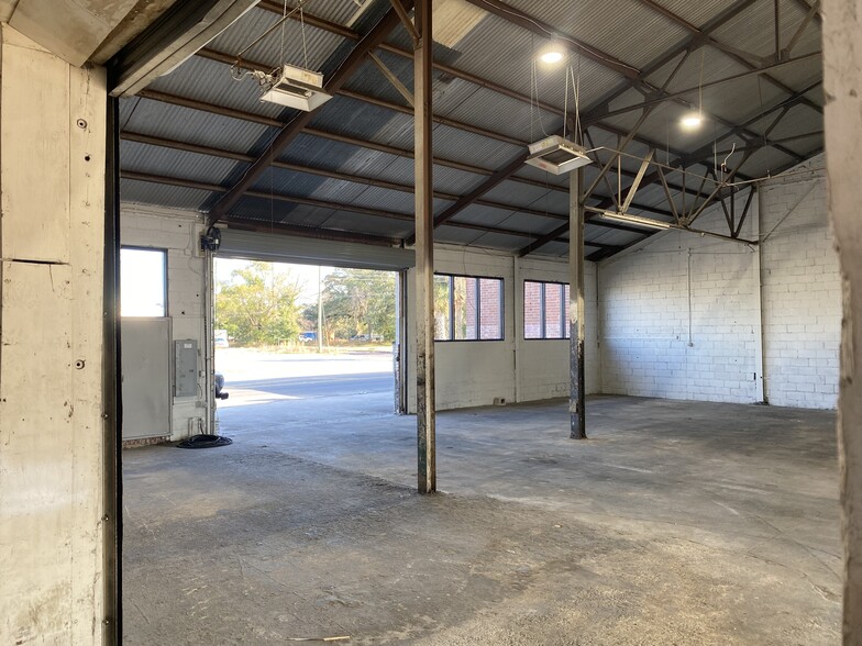 More Photos Of 426 N Myrtle Ave, Jacksonville Warehouse For Lease
