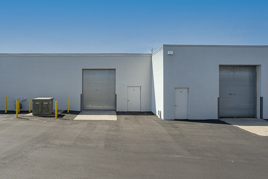 More Photos Of 50 Brook Ave, Deer Park Warehouse For Lease