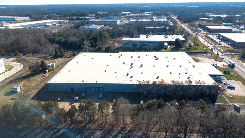 More Photos Of 11707 Steele Creek Rd, Charlotte Manufacturing For Lease