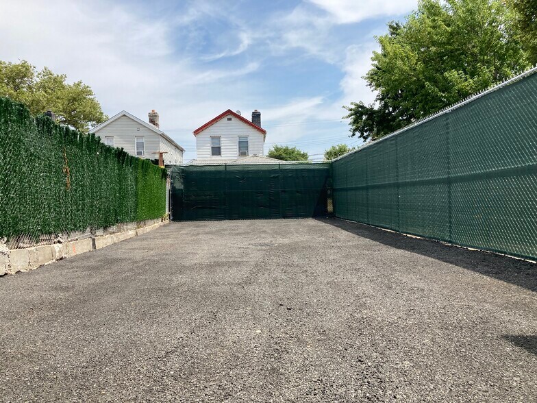 More Photos Of 555 Montauk Ave, Brooklyn Land For Lease