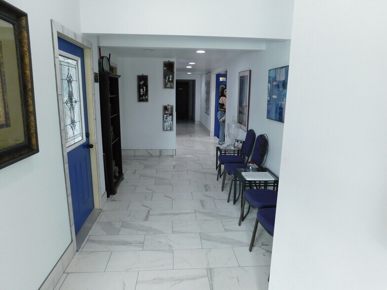 More Photos Of 68 W Main St, Danville Office For Lease