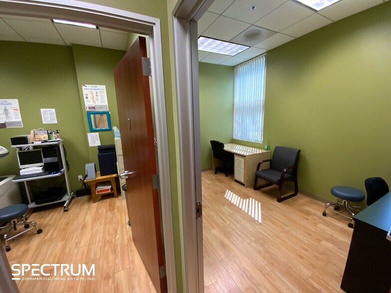 More Photos Of 21060 Centre Pointe Pky, Santa Clarita Medical For Lease