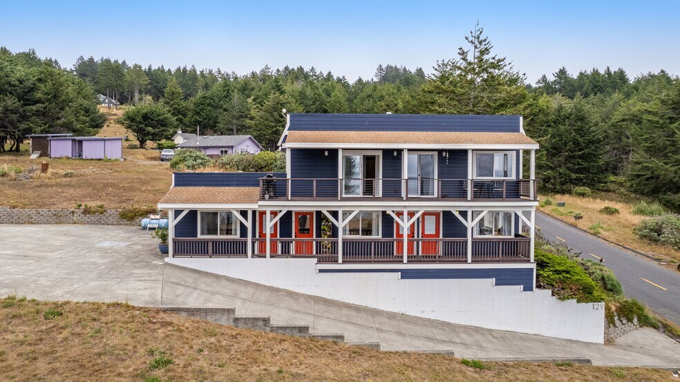 Primary Photo Of 129 Lower Pacific Dr, Whitethorn General Retail For Sale