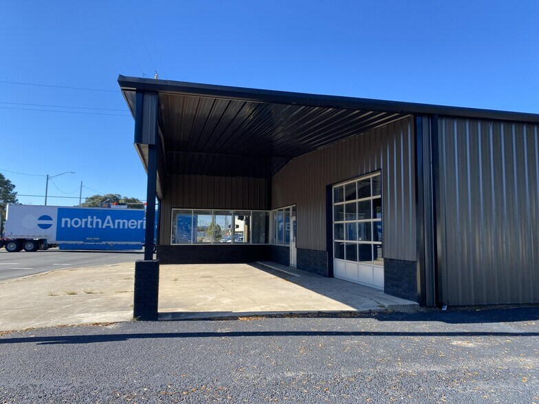 More Photos Of 2812 W Cervantes St, Pensacola Auto Repair For Lease