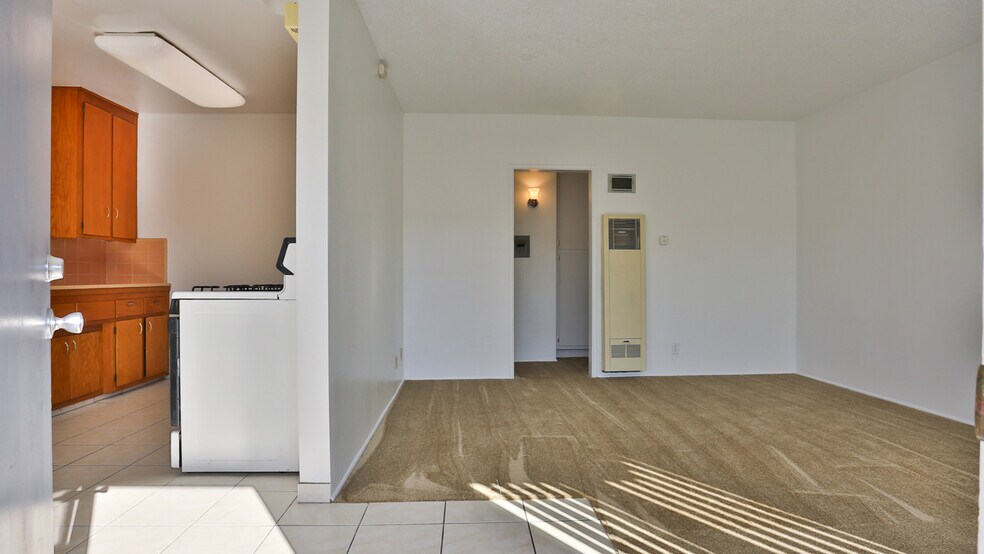 More Photos Of 14412 S Berendo Ave, Gardena Apartments For Sale
