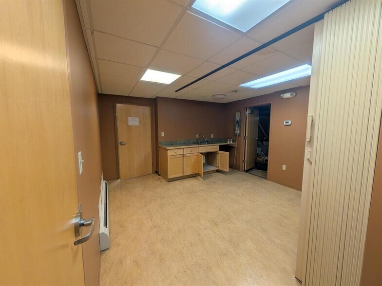 More Photos Of 3 Tremont St, Claremont Office For Lease