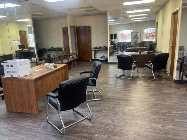 More Photos Of 4355 Interstate 30, Mesquite Office Residential For Lease