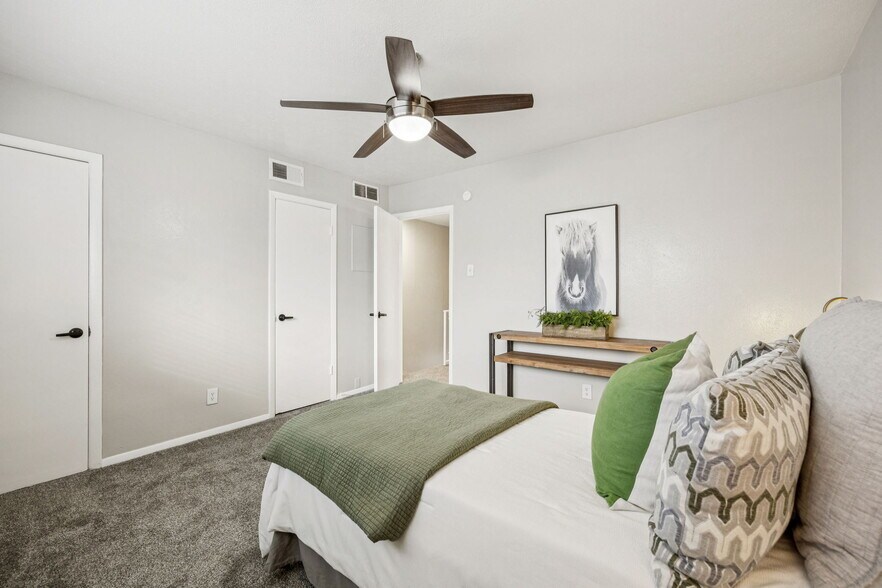 More Photos Of 15545 El Estado Dr, Dallas Multifamily For Sale