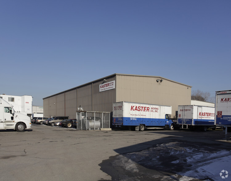 Primary Photo Of 56 Viaduct Rd, Stamford Warehouse For Lease