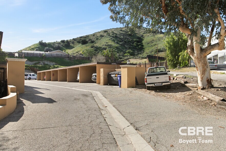 More Photos Of 18046 Beneda Ln, Santa Clarita Apartments For Sale