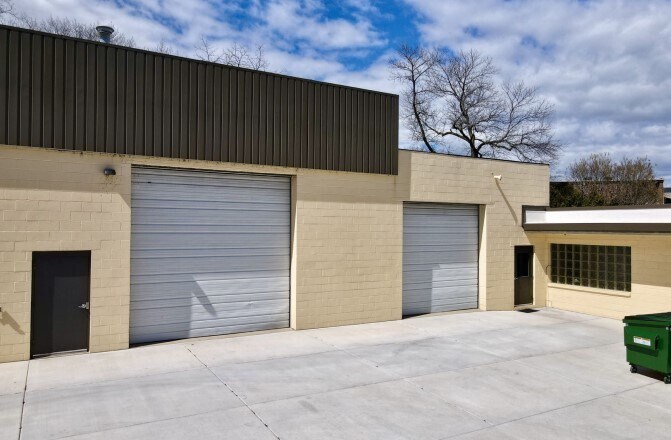 More Photos Of 8035 N Port Washington Rd, Milwaukee Showroom For Sale