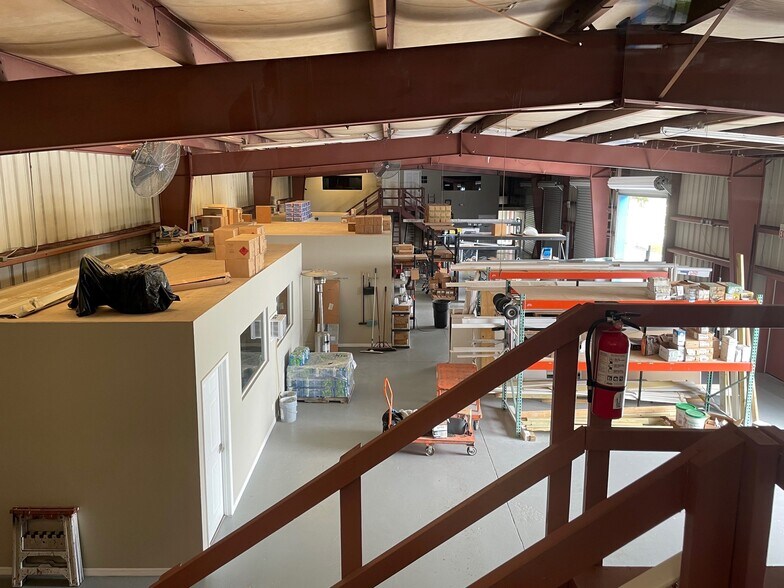 More Photos Of 777 Wesley Ave, Tarpon Springs Warehouse For Lease