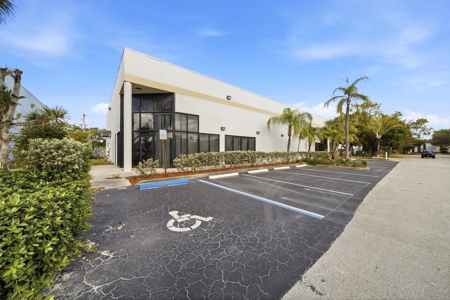 More Photos Of 2891 NW 22nd Ter, Pompano Beach Warehouse For Lease