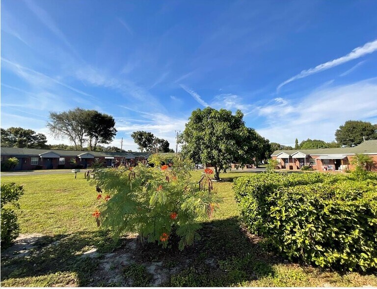 More Photos Of 1702 US 92, Auburndale Hotel For Sale