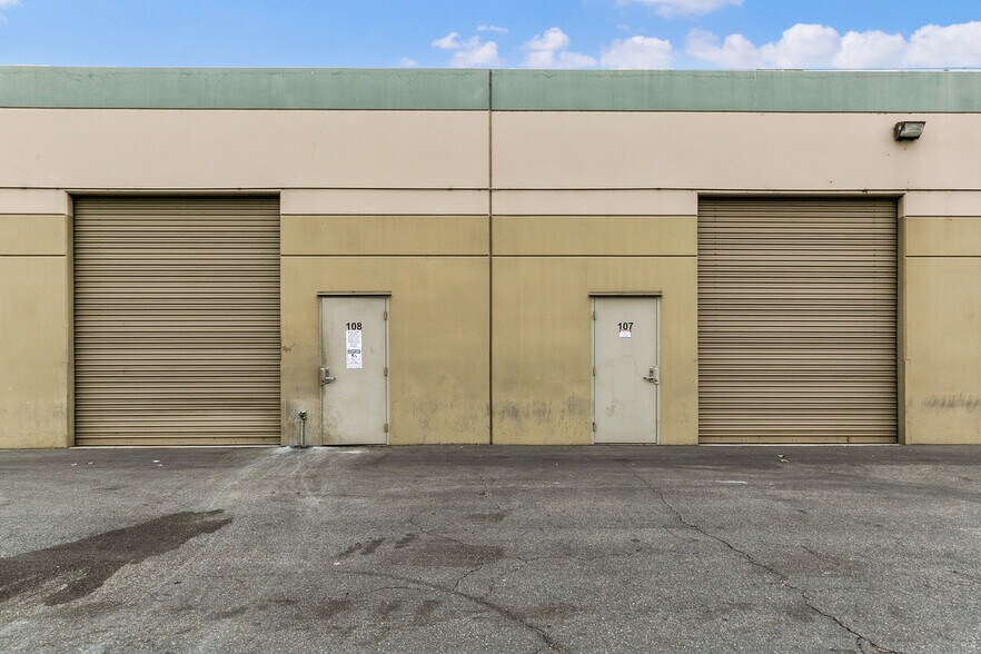 More Photos Of 1260 N Hancock St, Anaheim Light Distribution For Lease