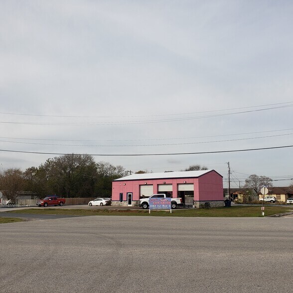 More Photos Of 3102 1st Ave S, Texas City Auto Repair For Sale