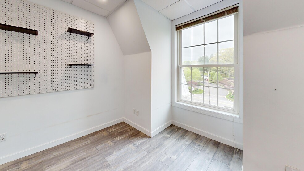 More Photos Of 8 Cedar St, Woburn Medical For Sale