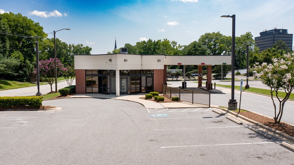 More Photos Of 130 Grove St, Fayetteville Bank For Sale