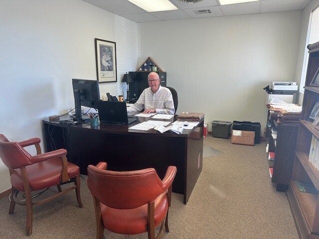 More Photos Of 118 W Locust St, Independence Office For Sale