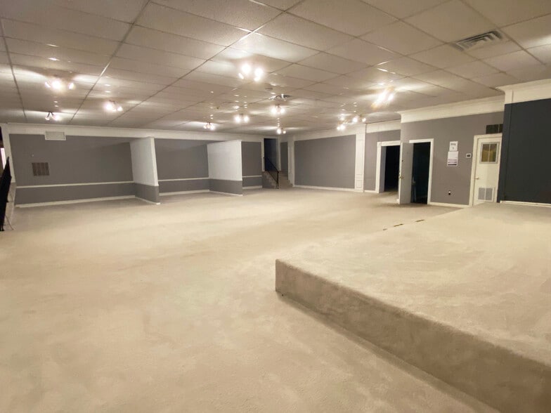 More Photos Of 117 W Vance St, Zebulon General Retail For Sale