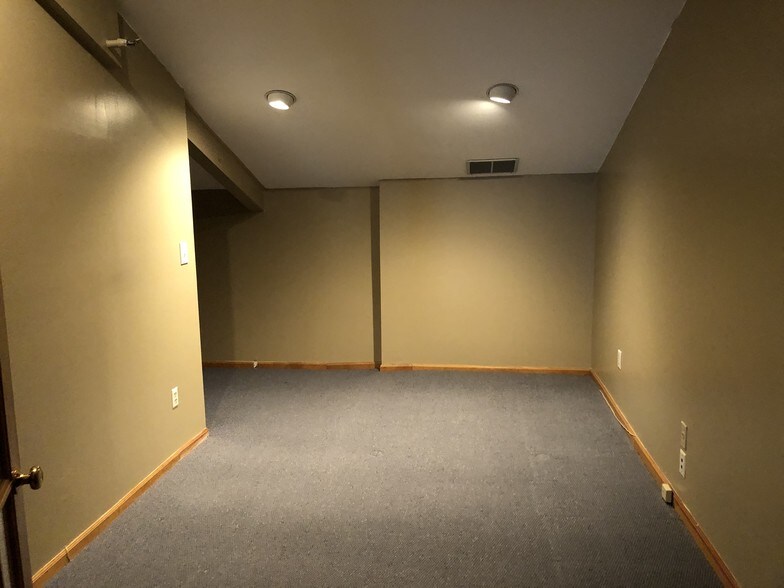 More Photos Of 178 Main Rd, Montville Flex For Lease