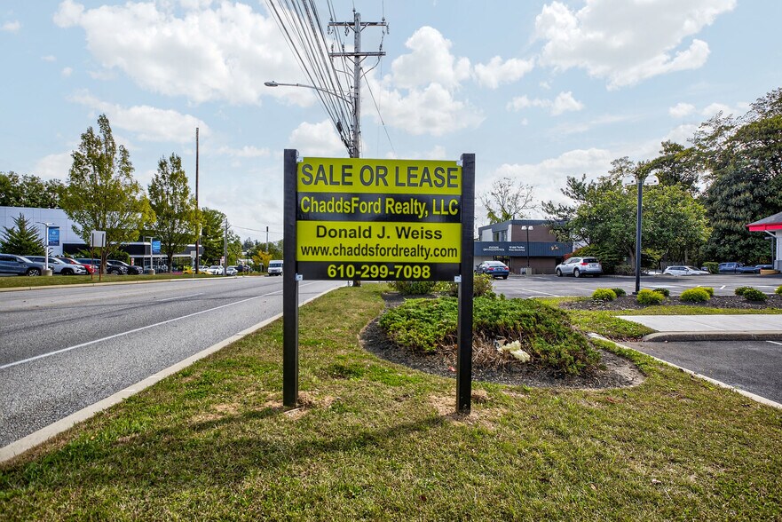 More Photos Of 414 W Lancaster Ave, Devon Bank For Lease