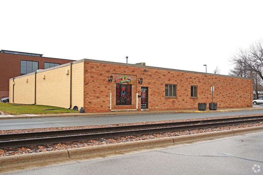 More Photos Of 205 S Lewis St S, Shakopee Office For Lease