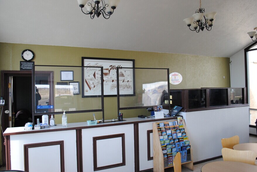 More Photos Of 930 6th St, Wells Hotel For Sale