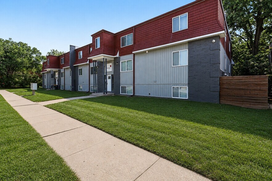 More Photos Of 3240-3244 Harrison St, Kansas City Apartments For Sale